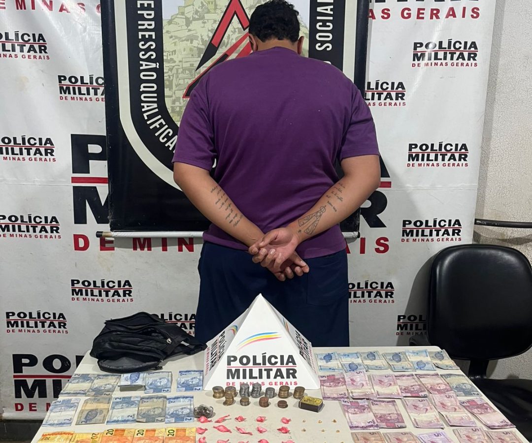 Suspeito de tráfico foi preso após arremessar bolsa com drogas ao avistar a PM em Uberaba