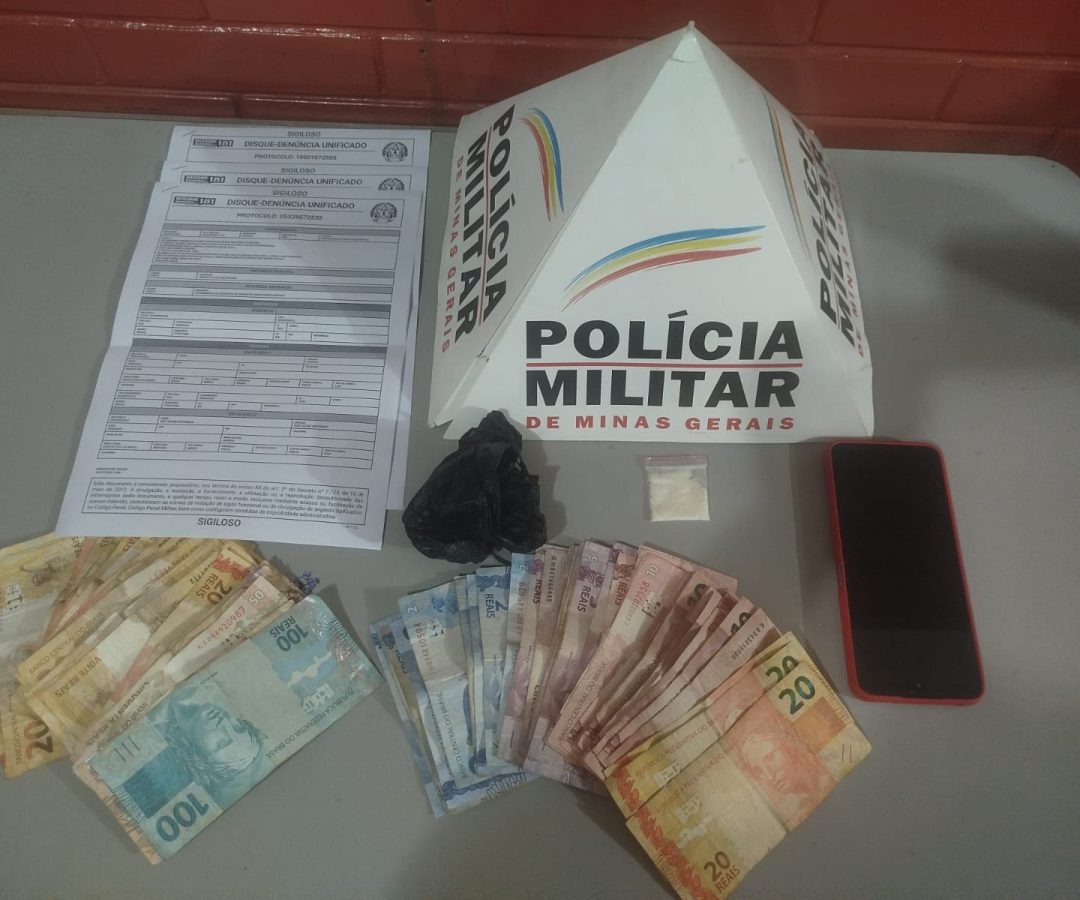 Polícia Militar prende mulher por tráfico de drogas em Ituiutaba após denúncias anônimas