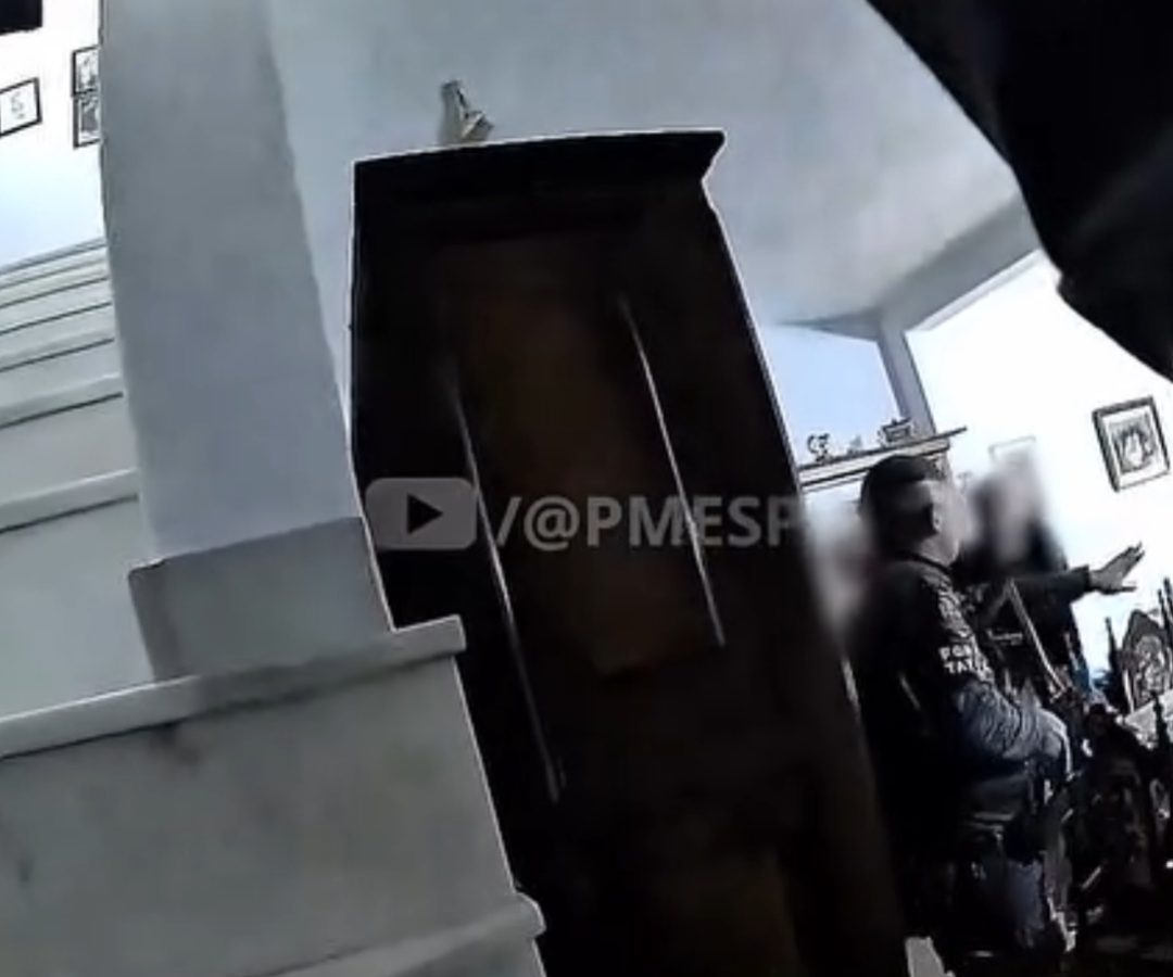 Um casal de idosos e um vigia foram resgatados pela Polícia Militar nesta terça-feira (30), após serem feitos reféns durante um assalto...