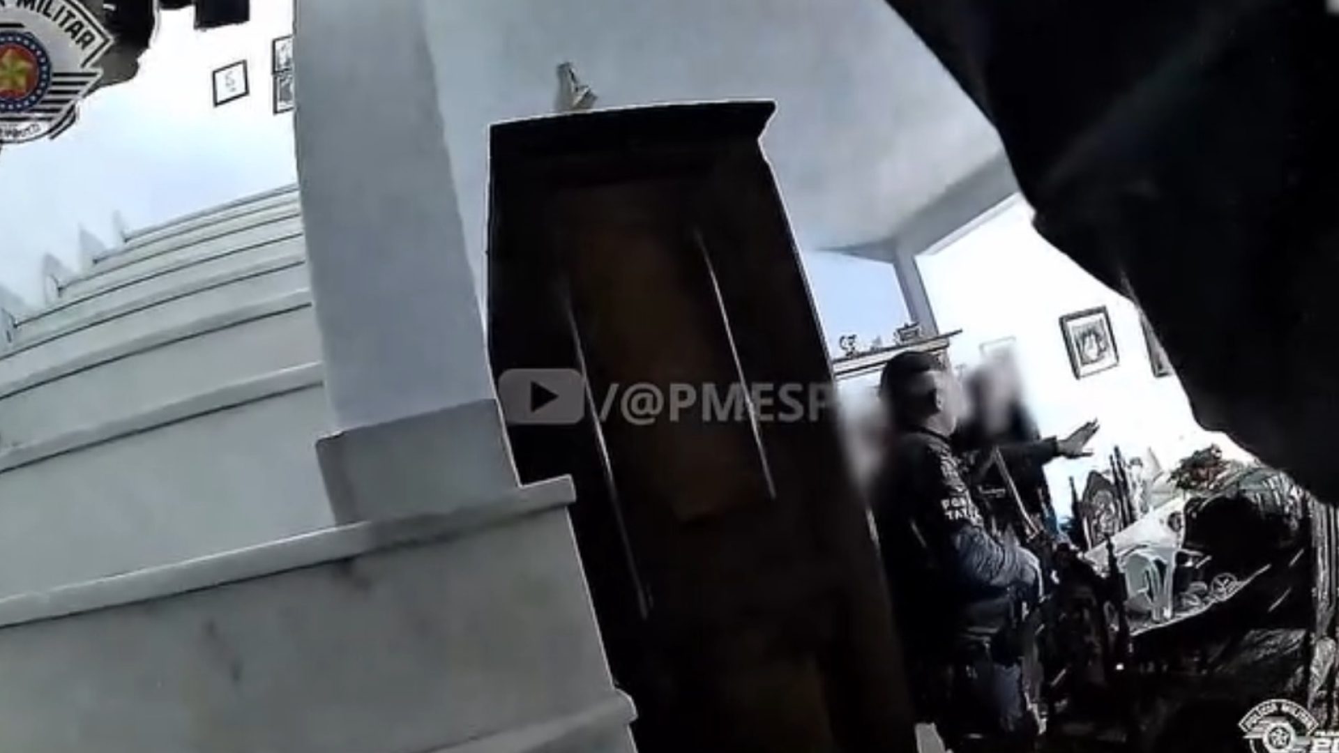 Um casal de idosos e um vigia foram resgatados pela Polícia Militar nesta terça-feira (30), após serem feitos reféns durante um assalto...