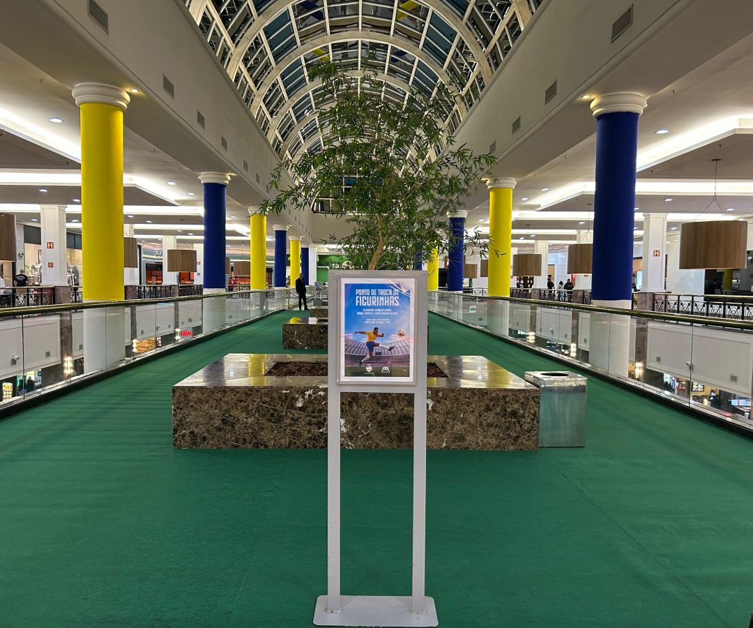 Praiamar Shopping ganha espaço para troca de figurinhas da maior competição de futebol do mundo