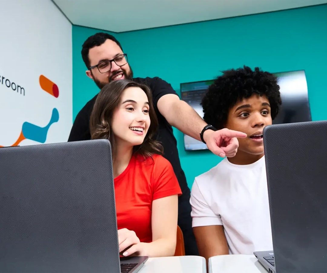 Escola de idiomas lança curso de Inteligência Artificial e tecnologia em Santos