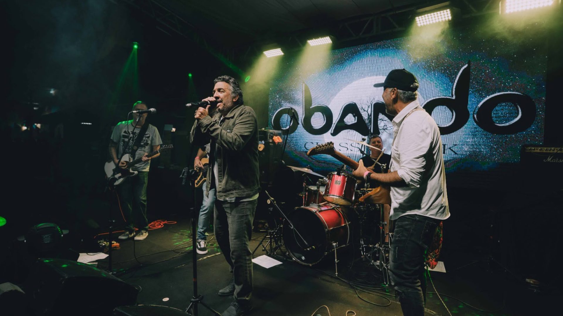 Arraiá dos Ingleses & Caiçara encerra edição 2026 com shows e diversidade musical em Santos