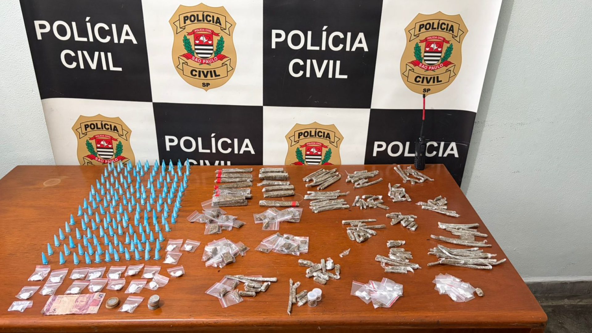 Polícia apreende cocaína, maconha e dinheiro durante operação no Jabaquara em Santos