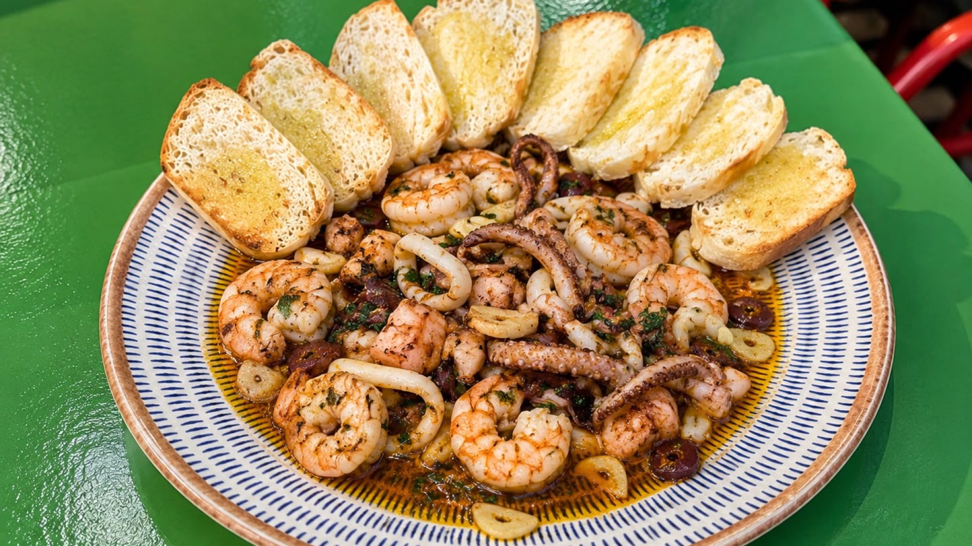 Vinagre lança menu de inverno com pratos autorais e vinhos de pequenos produtores