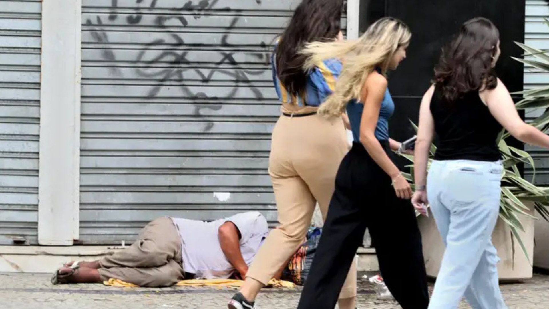 agressões contra população de rua