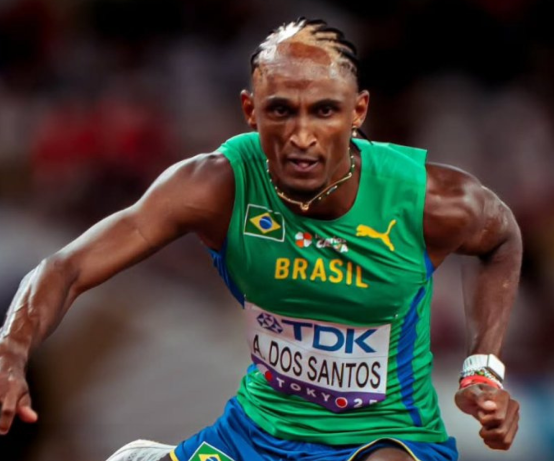 Alison dos Santos, o Piu, garantiu vaga na final dos 400m com barreiras do Mundial de Tóquio. O brasileiro tocou a segunda barreira...