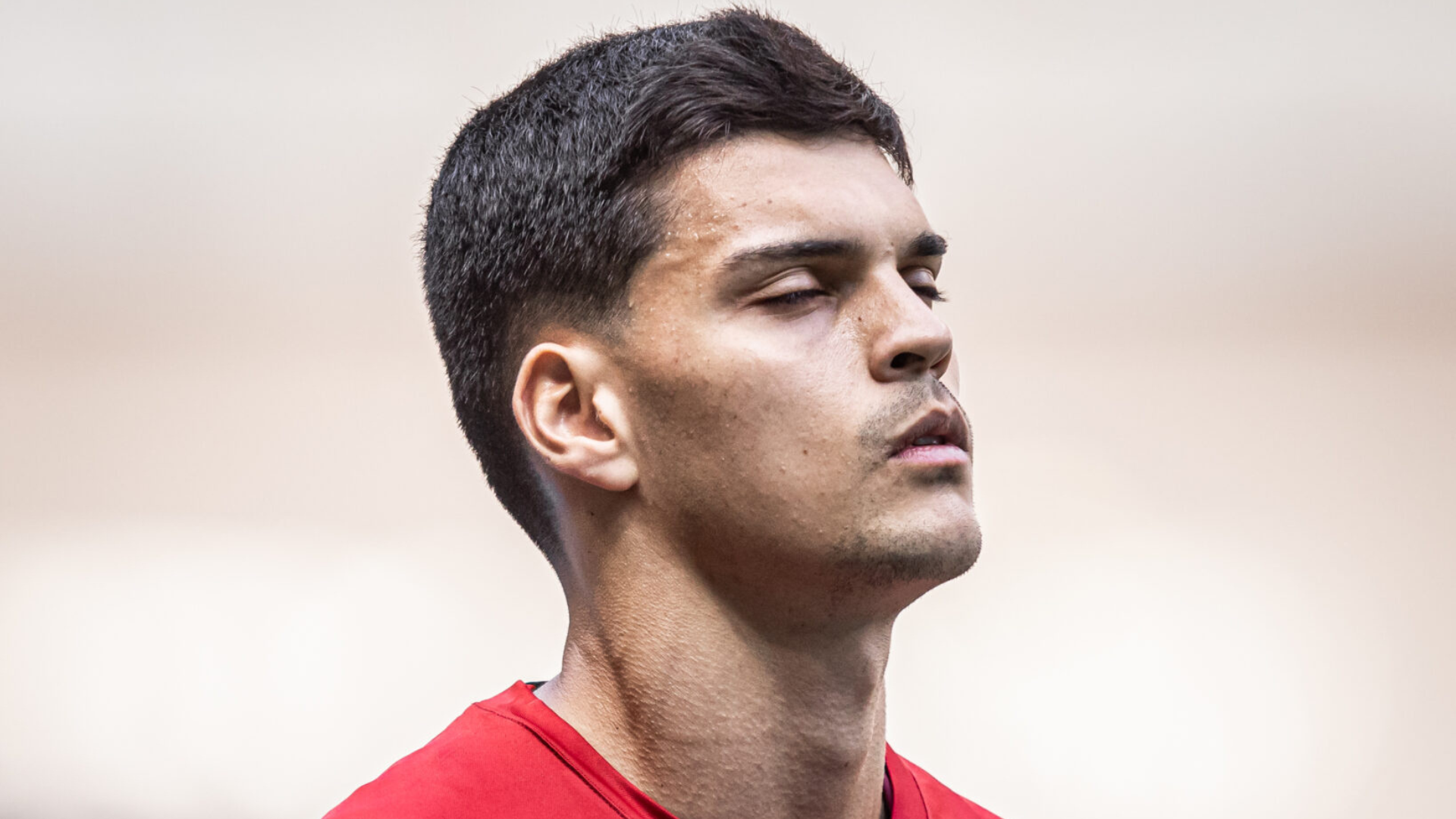 O goleiro Gabriel Brazão virou dúvida no Santos para o clássico contra o São Paulo, dia 21, na Vila Belmiro. Após choque de cabeça com...