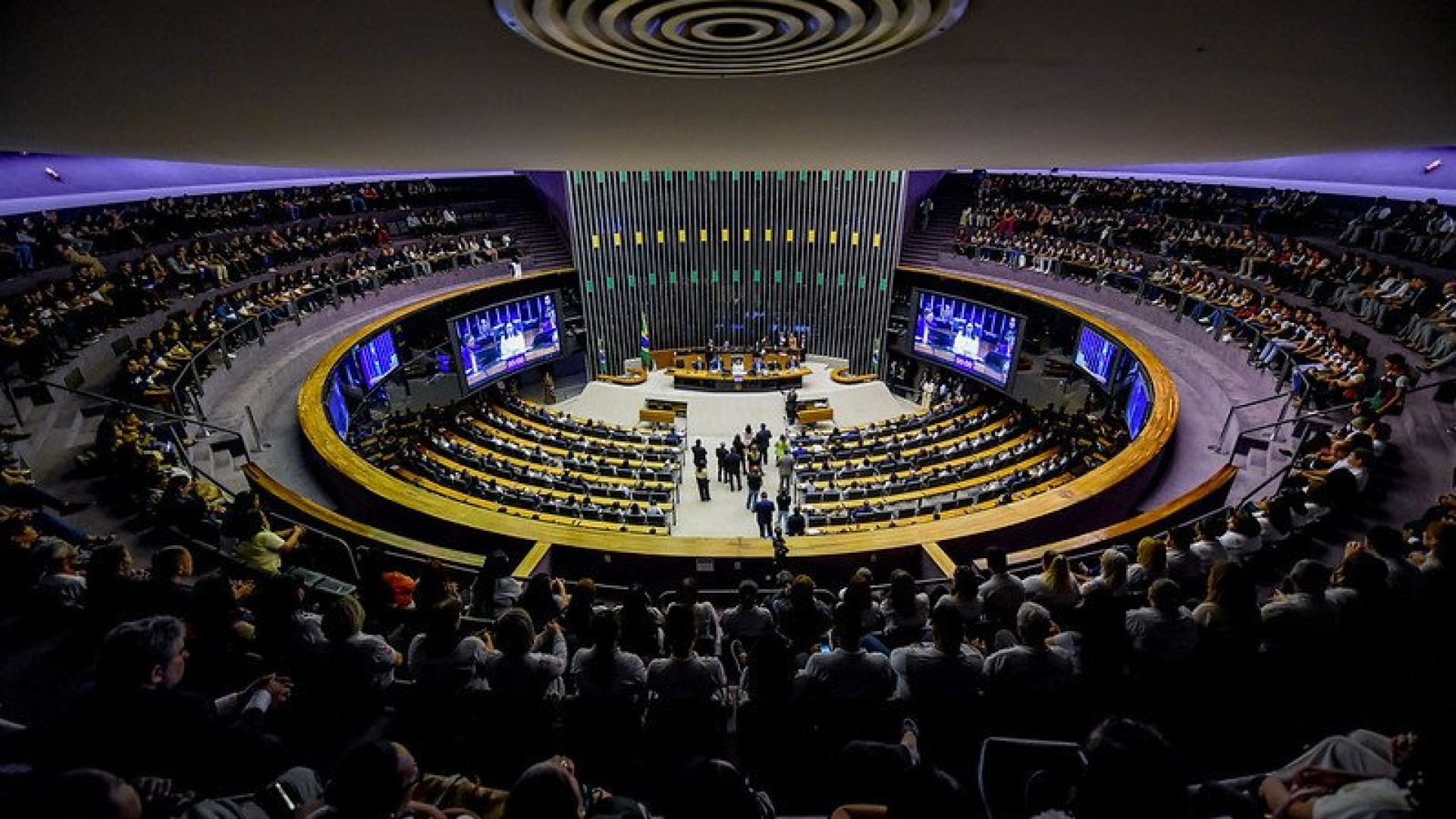 camara-aprova-aumento-de-deputados-para-531