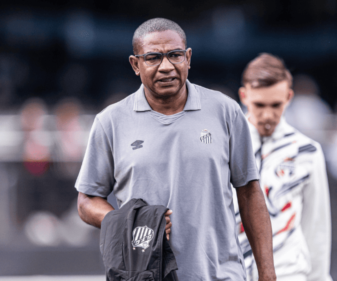 Nesta terça-feira (22), o presidente do Santos, Marcelo Teixeira, confirmou a permanência de César Sampaio no cargo de treinador.