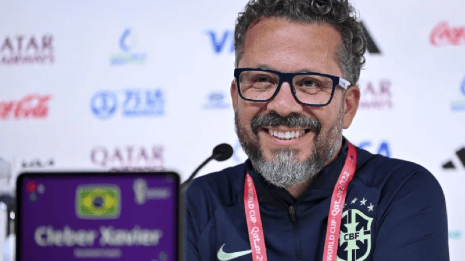 O Santos está próximo de anunciar Cléber Xavier, ex-auxiliar de Tite, como treinador efetivo para a sequência da temporada.