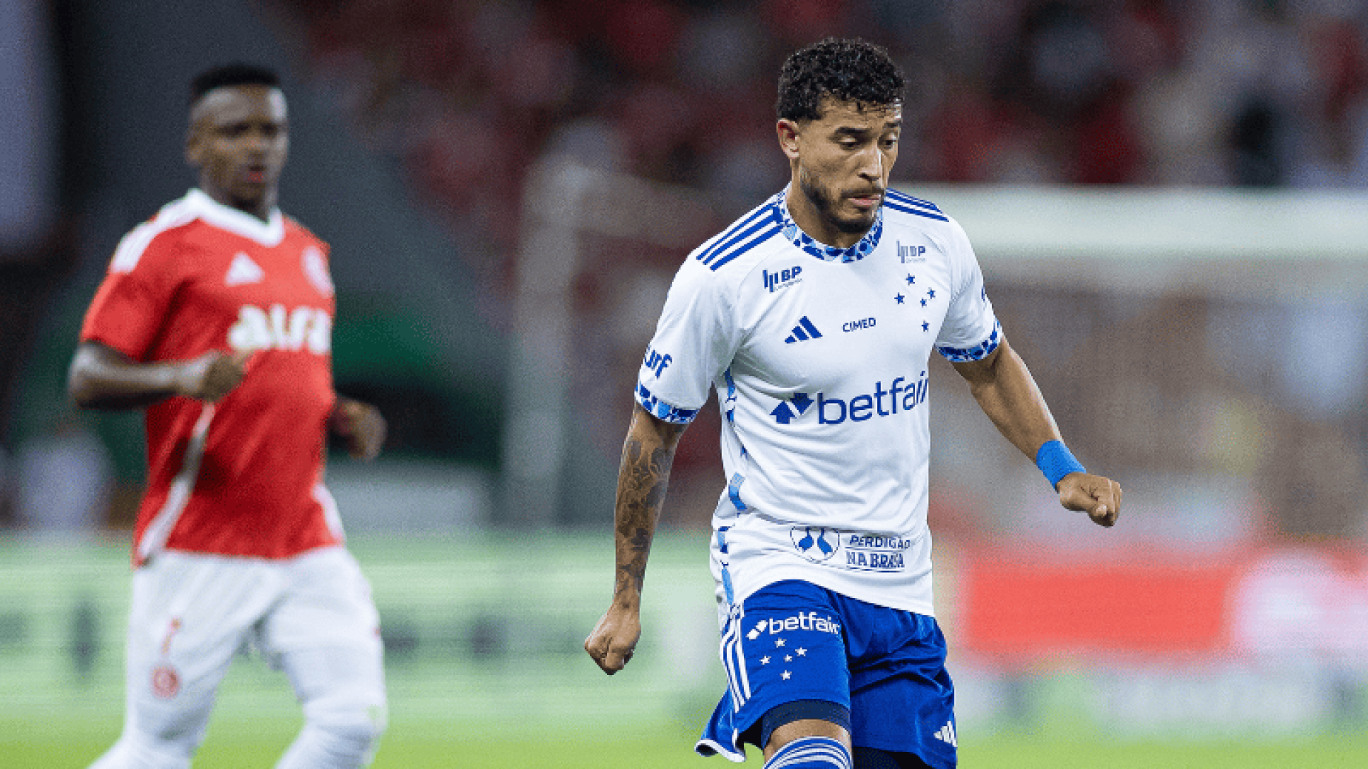 Atuando longe de casa, o Cruzeiro conheceu seu primeiro revés no Campeonato Brasileiro de 2025.