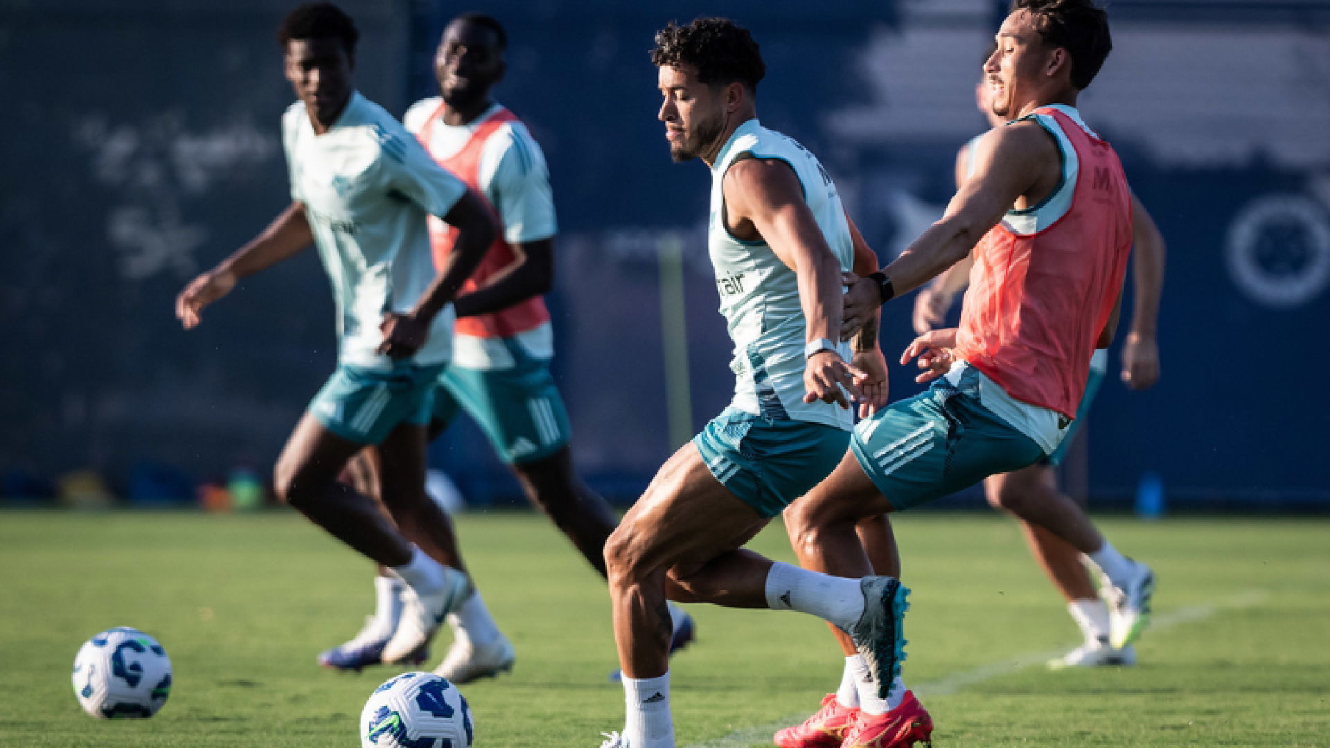 Cruzeiro e Atlético-MG decidem nesta quinta-feira, às 19h30, no Mineirão, uma vaga na semifinal da Copa do Brasil. Com ingressos esgotados...