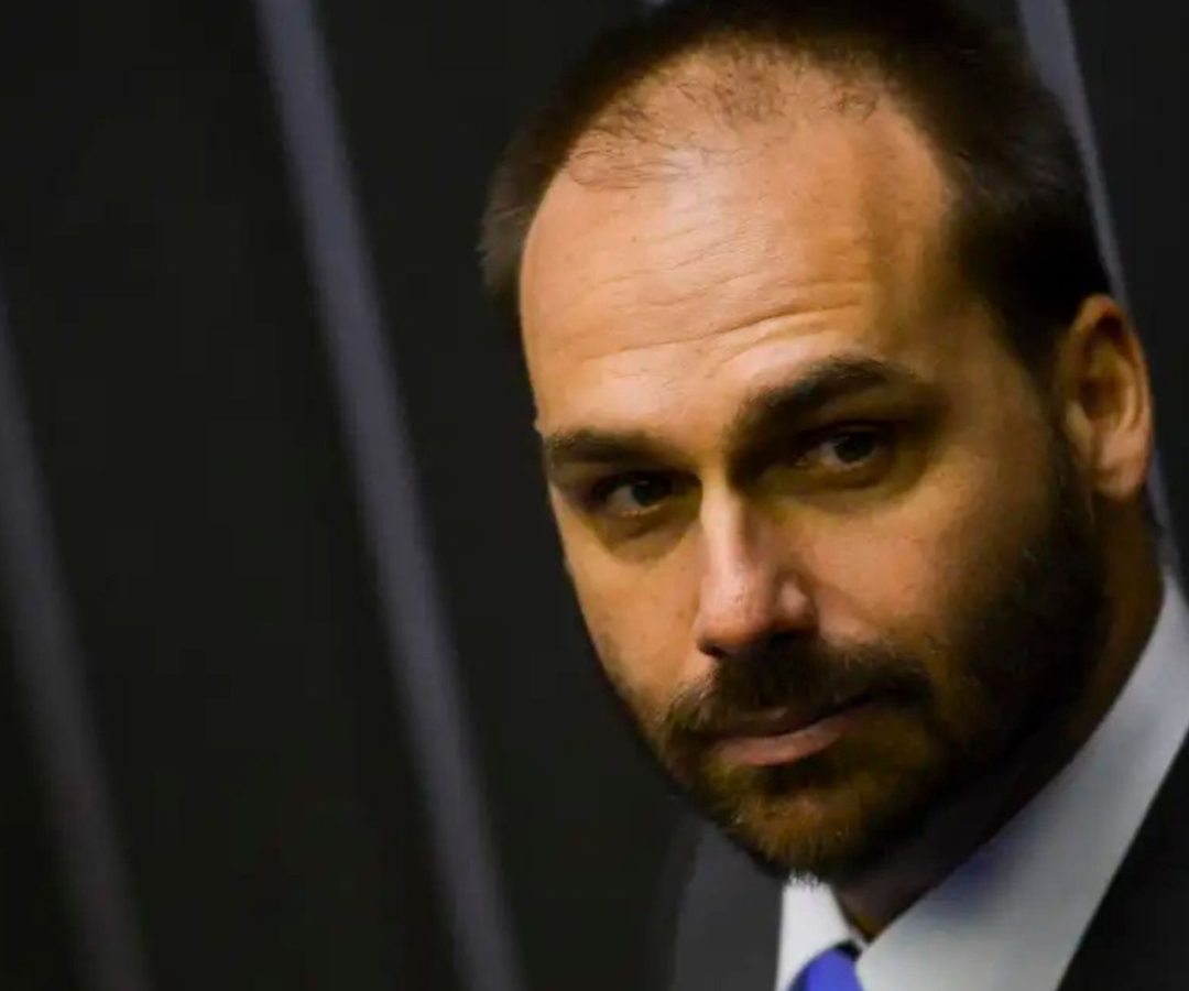 demissão de Eduardo Bolsonaro