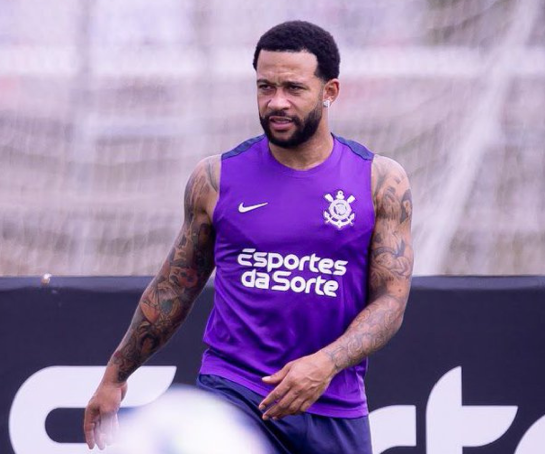 O Corinthians terá um importante desfalque diante do Fluminense neste sábado, no Maracanã. O atacante Memphis Depay foi diagnosticado...