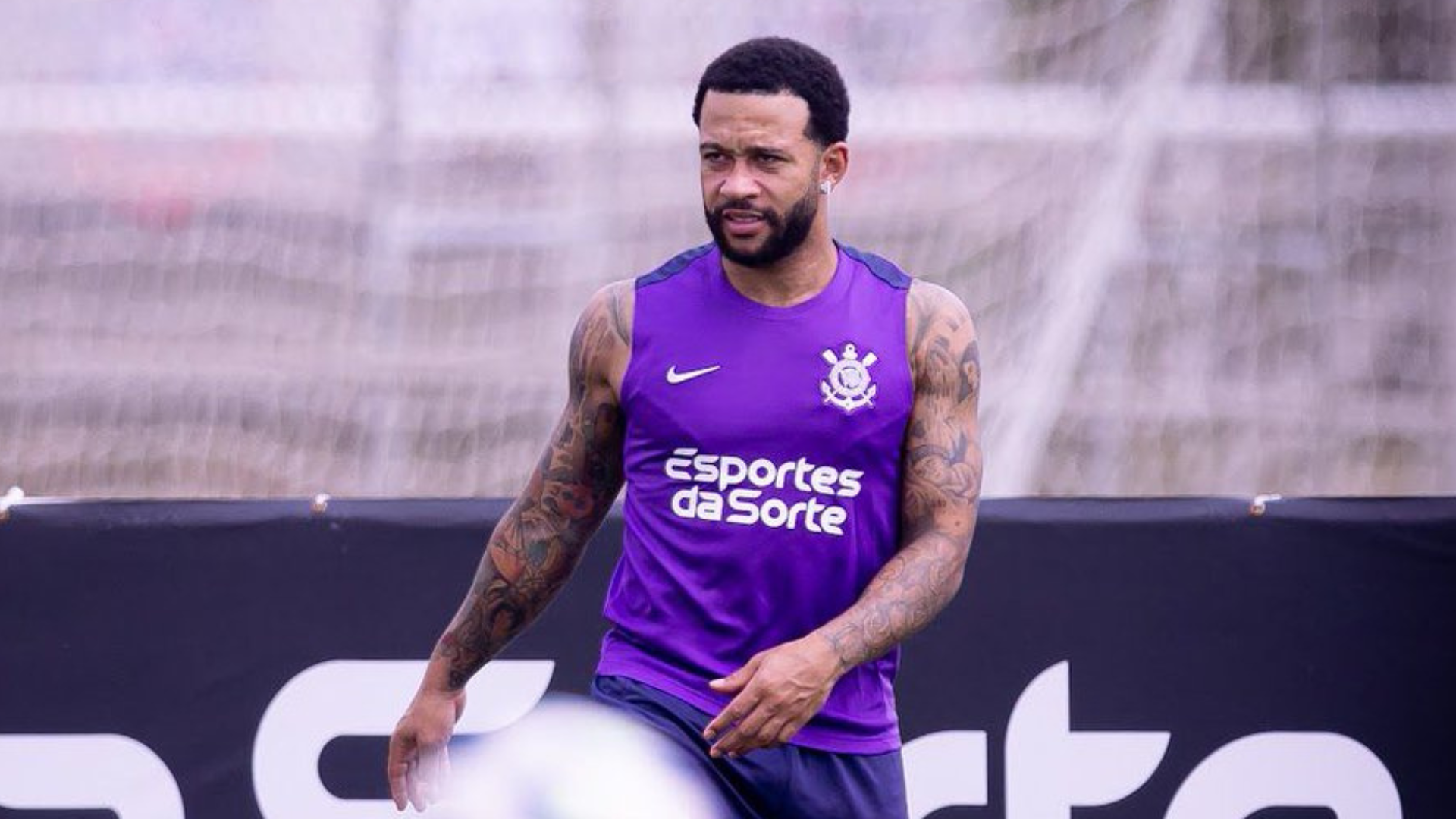 O Corinthians terá um importante desfalque diante do Fluminense neste sábado, no Maracanã. O atacante Memphis Depay foi diagnosticado...