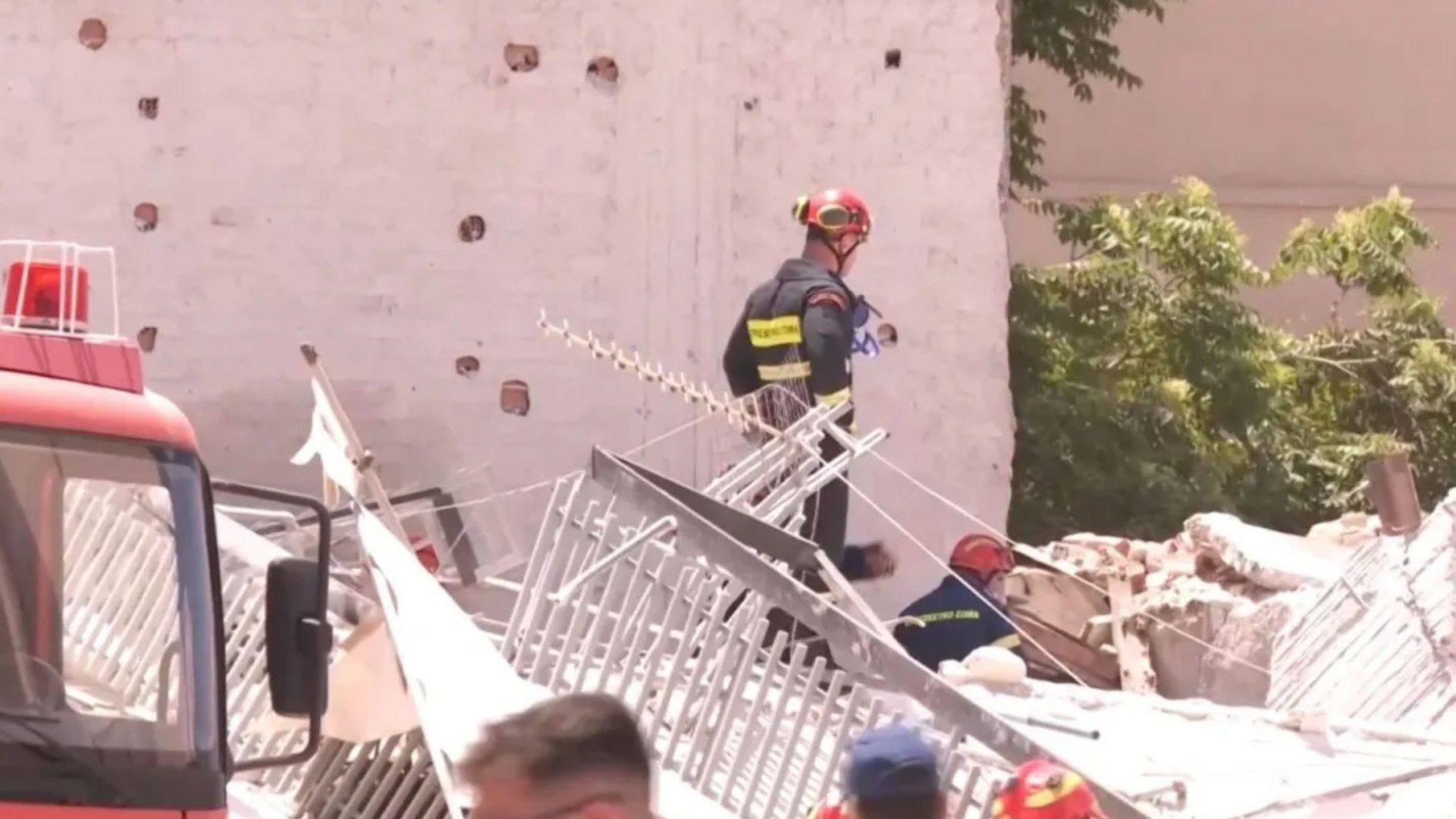 desabamento de prédio em Atenas
