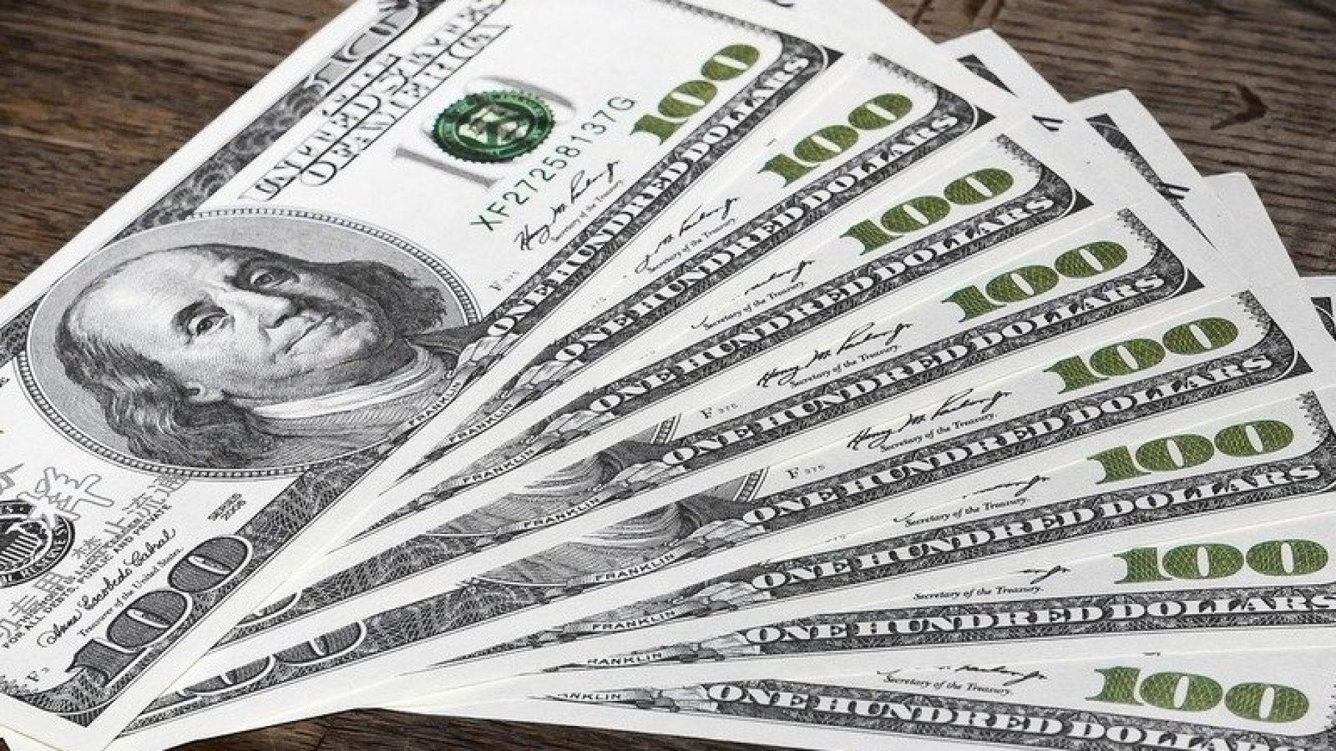 dolar-sobe-ibovespa-recua