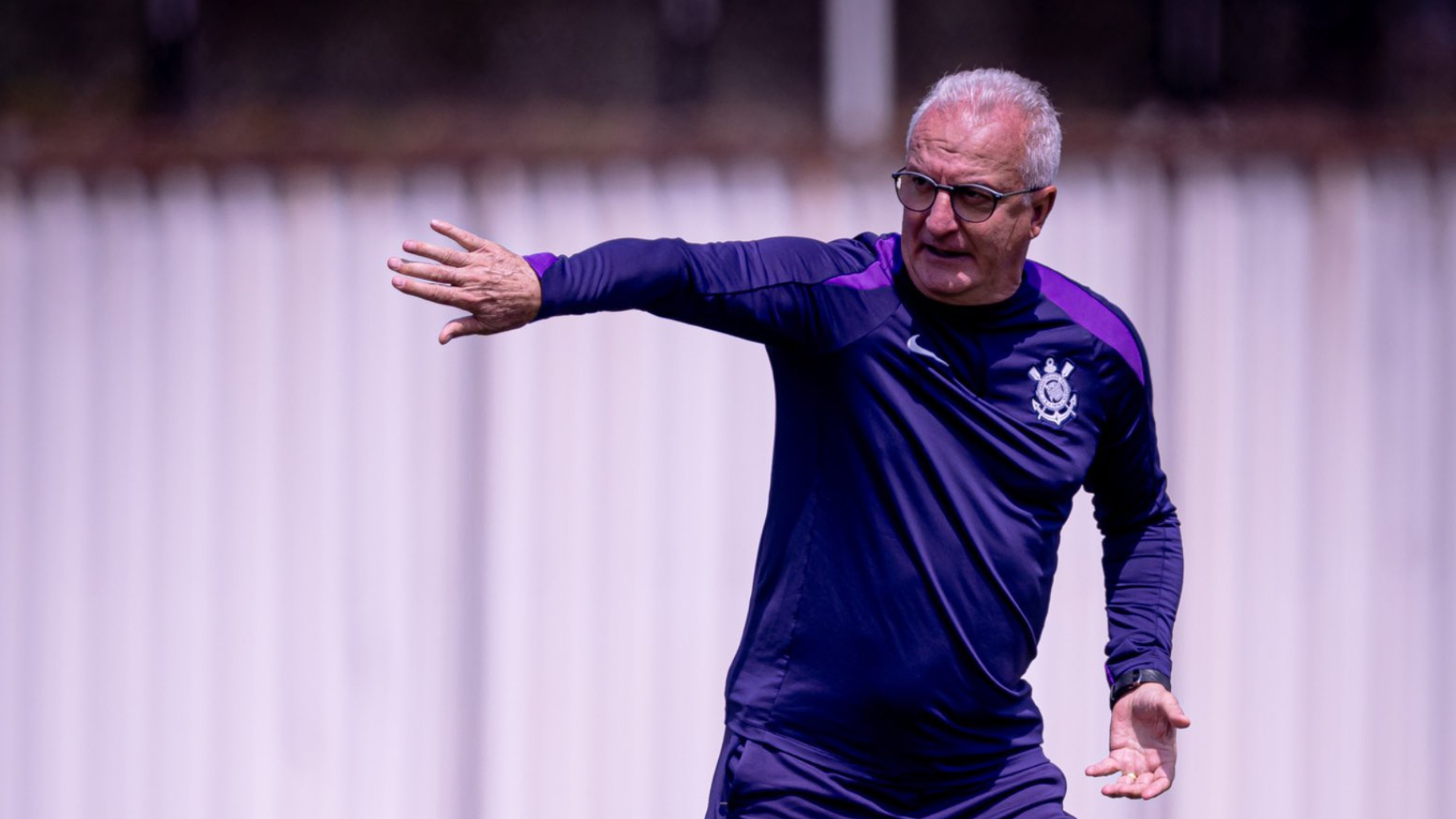 O Corinthians abriu parte do treino desta quarta-feira no CT Joaquim Grava para a imprensa. Dorival Júnior comandou atividades em campo...