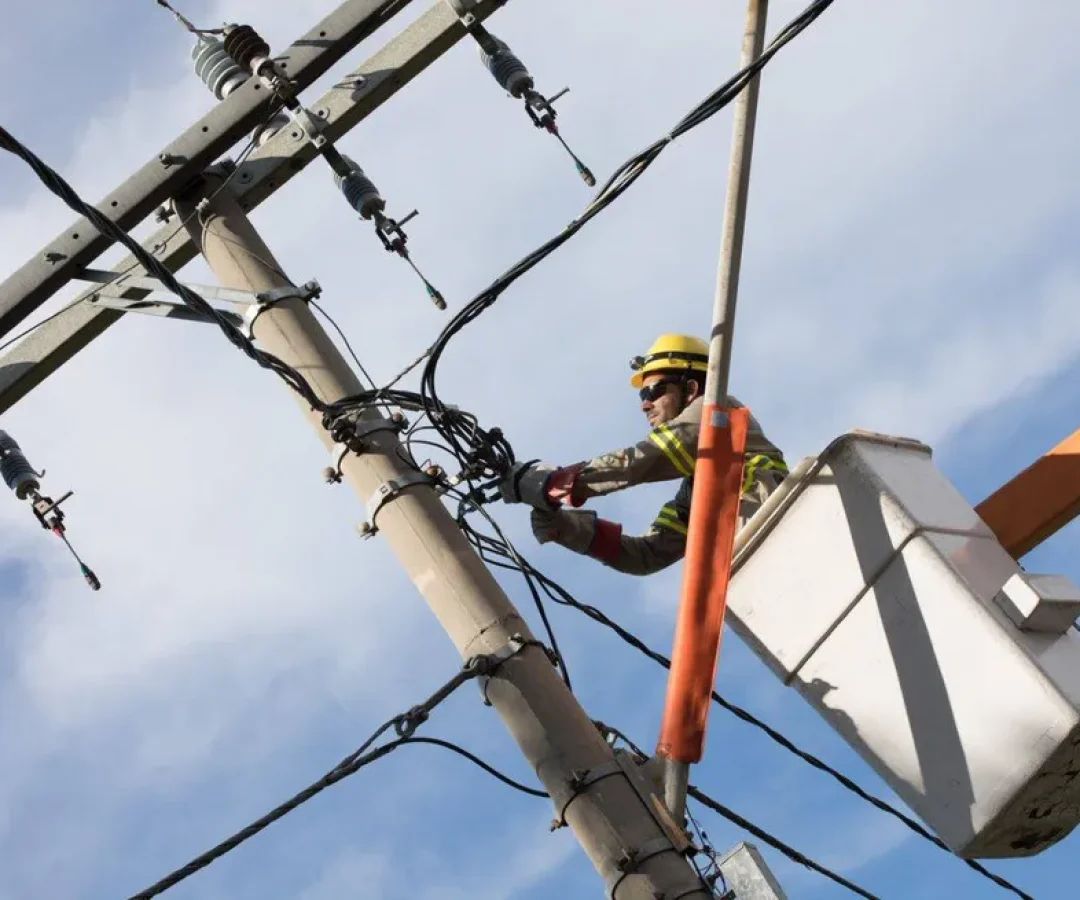 Seleção exige formação específica e experiência mínima na área elétrica; inscrições seguem abertas até outubro (foto: divulgação/ Cemig)