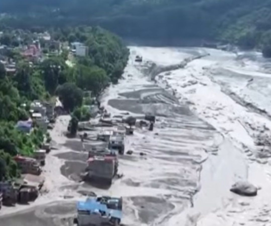 enchente no Nepal