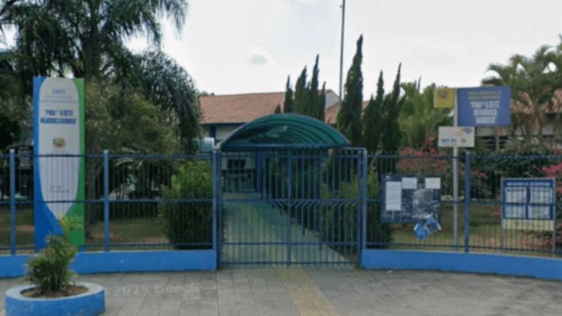 Professora denuncia que aluno colocou vidro em copo de água em escola de São José dos Campos