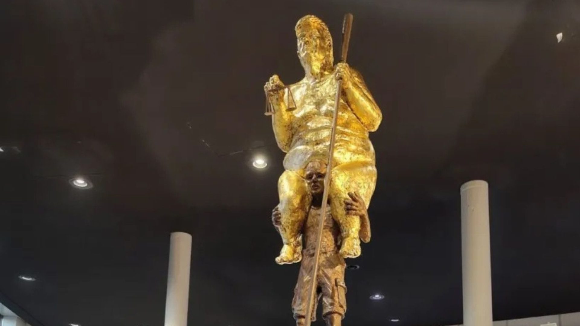 estátua de Trump