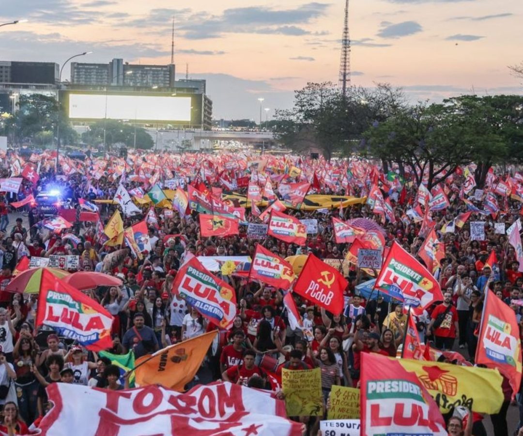 estudantes em apoio a Lula