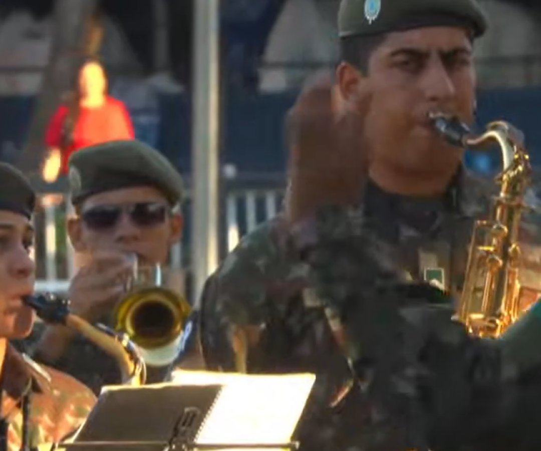 A 90ª ExpoZebu chegou ao fim neste domingo com apresentação da Banda do Batalhão da Guarda Presidencial e mais de R$ 190,5 milhões em leilões (imagem: reprodução/ABCZ)