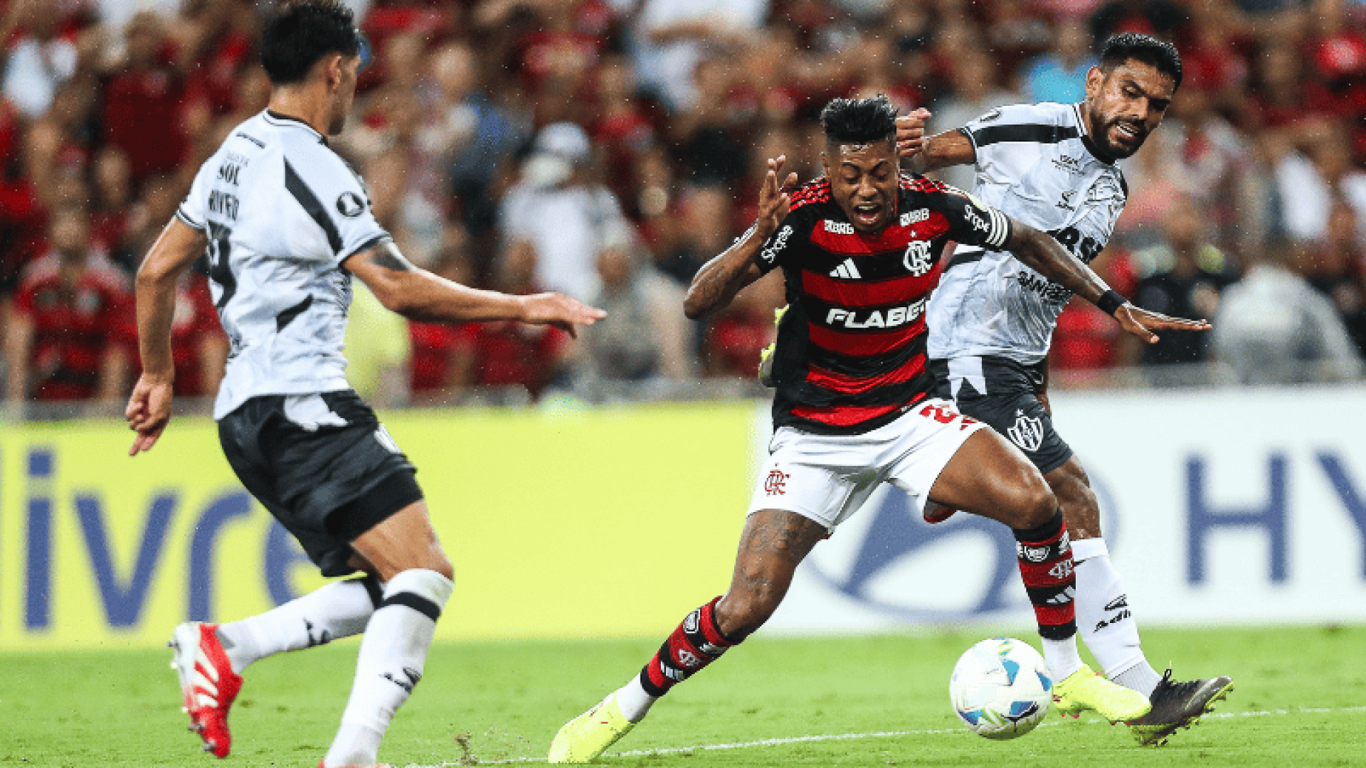 Jogando em casa, o Flamengo perdeu para o Central Córdoba (Argentina) na segunda rodada da fase de grupos da Copa Conmebol Libertadores.