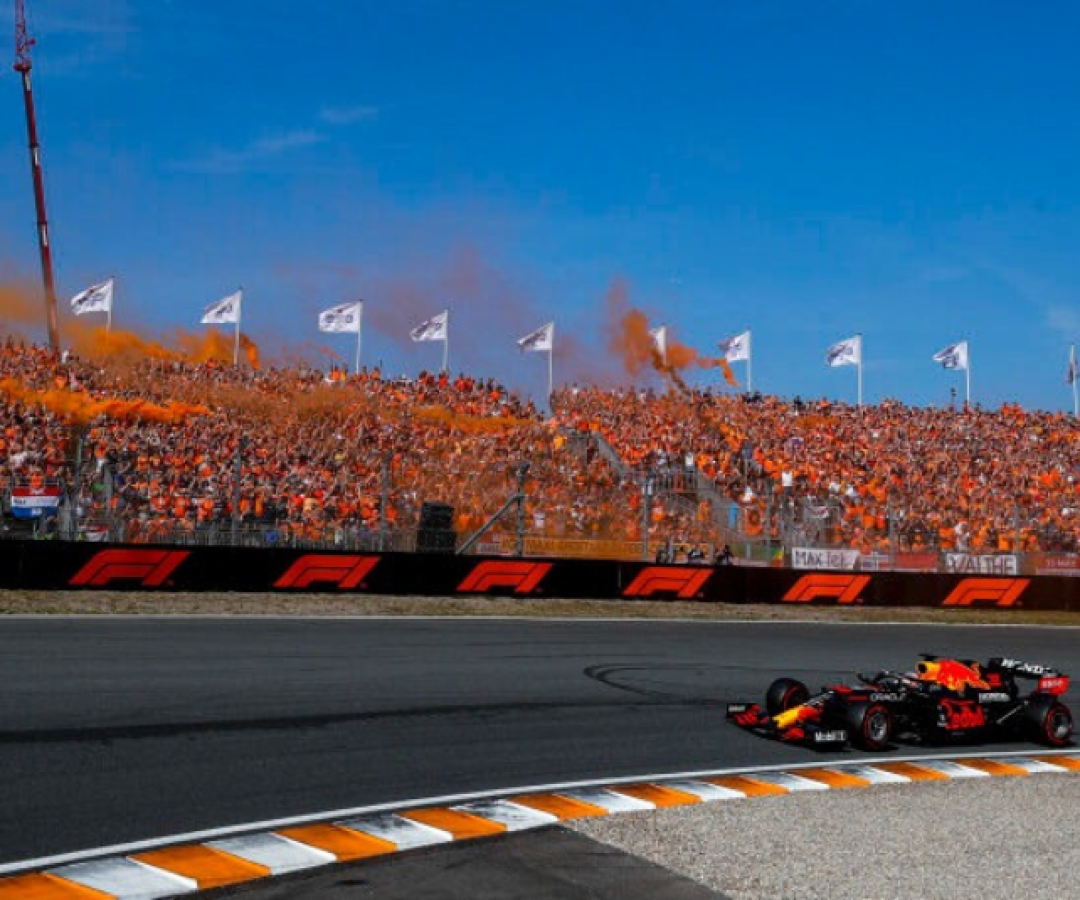 Após três semanas de pausa, a Fórmula 1 volta às pistas com o GP da Holanda entre os dias 29 e 31 de agosto, no circuito de Zandvoort.