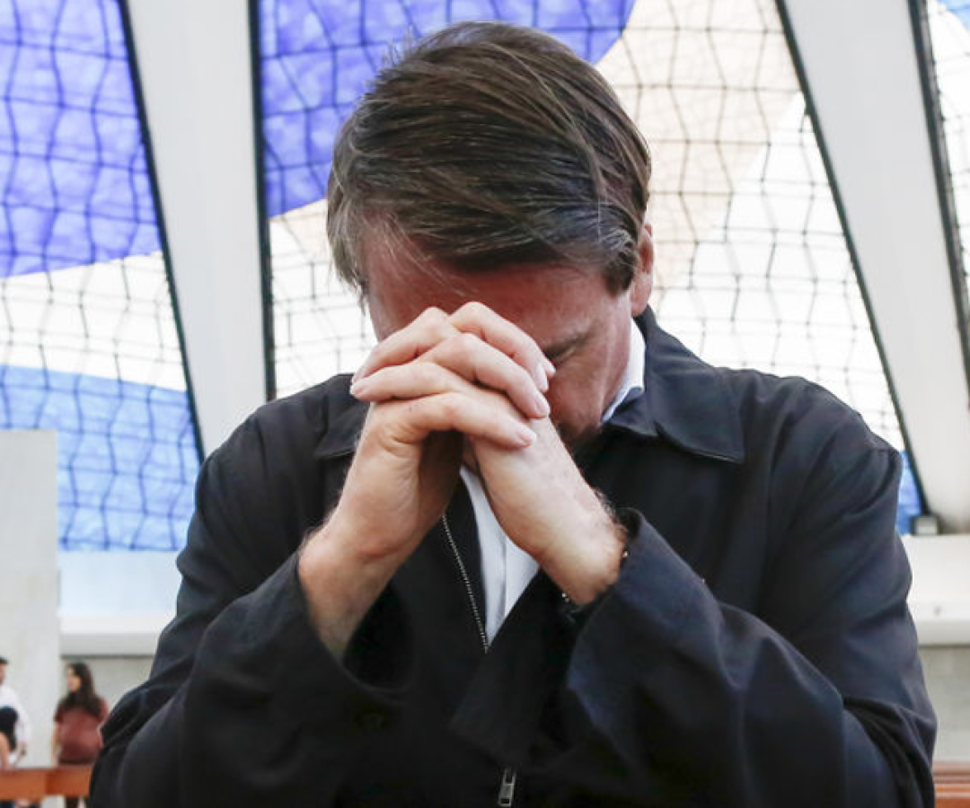 foto bolsonaro orando 09 12 25