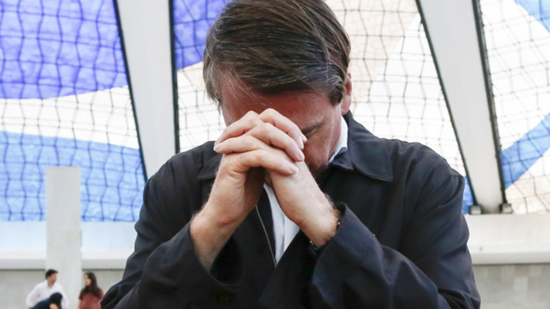 foto bolsonaro orando 09 12 25