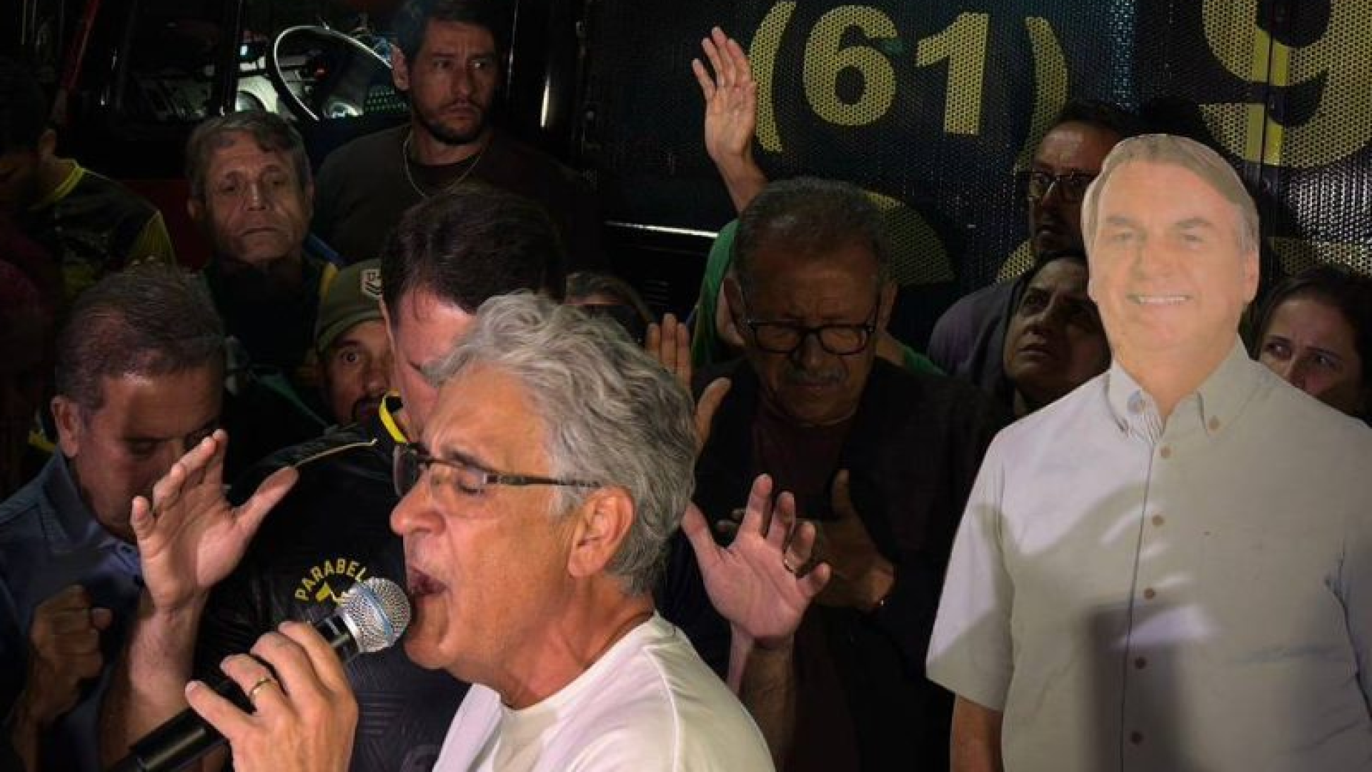 foto bolsonaro papelao 22 11 25