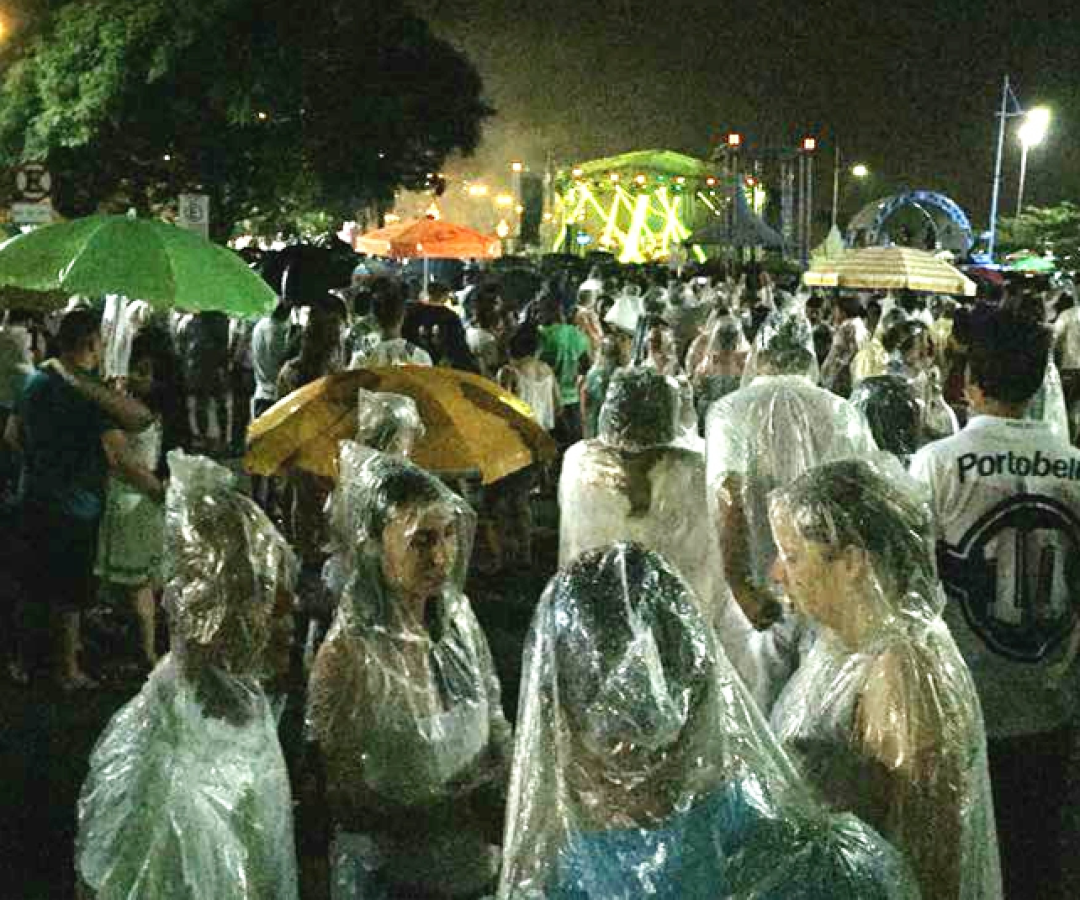 foto chuva reveillon 27 12 25
