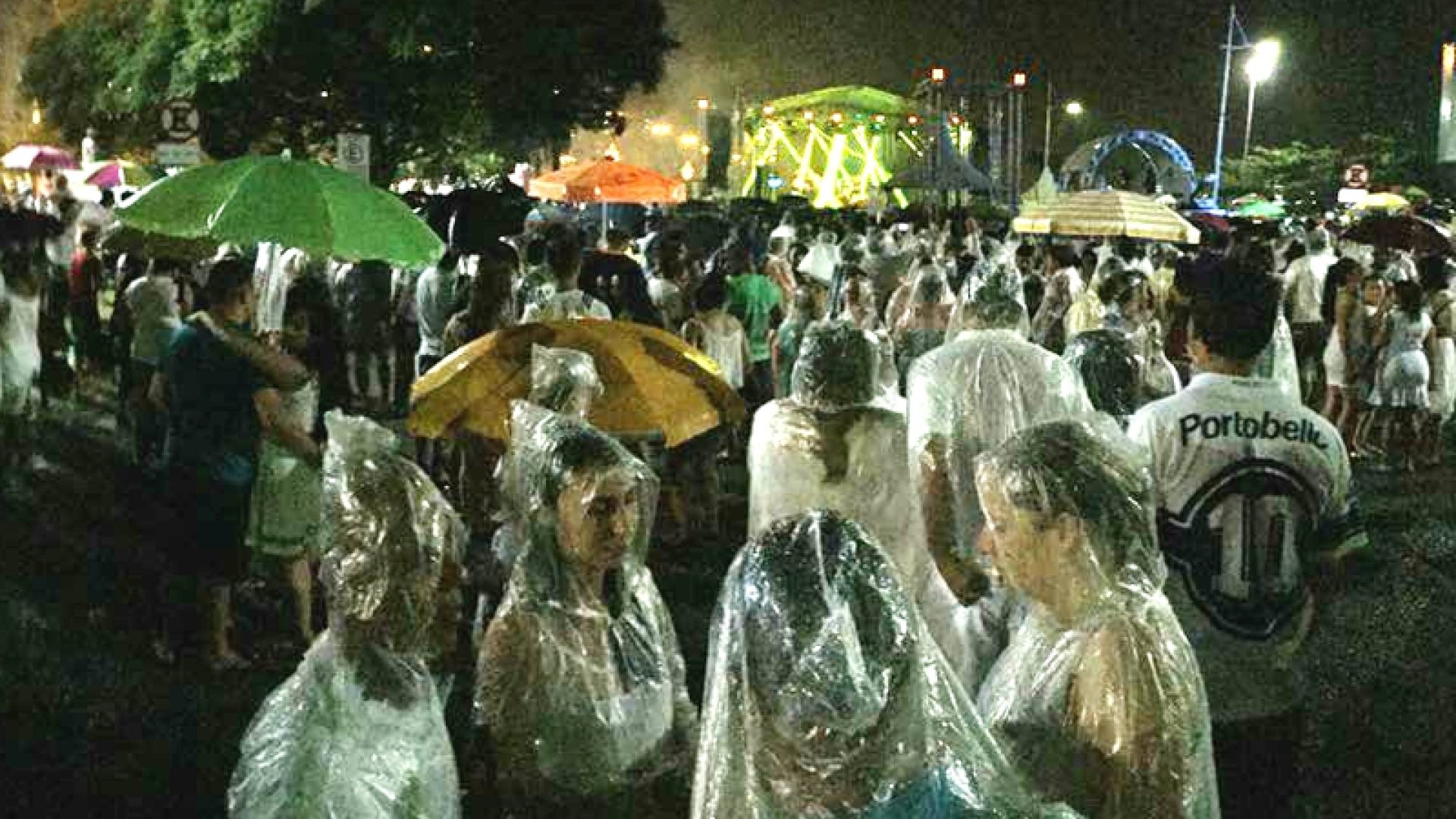 foto chuva reveillon 27 12 25