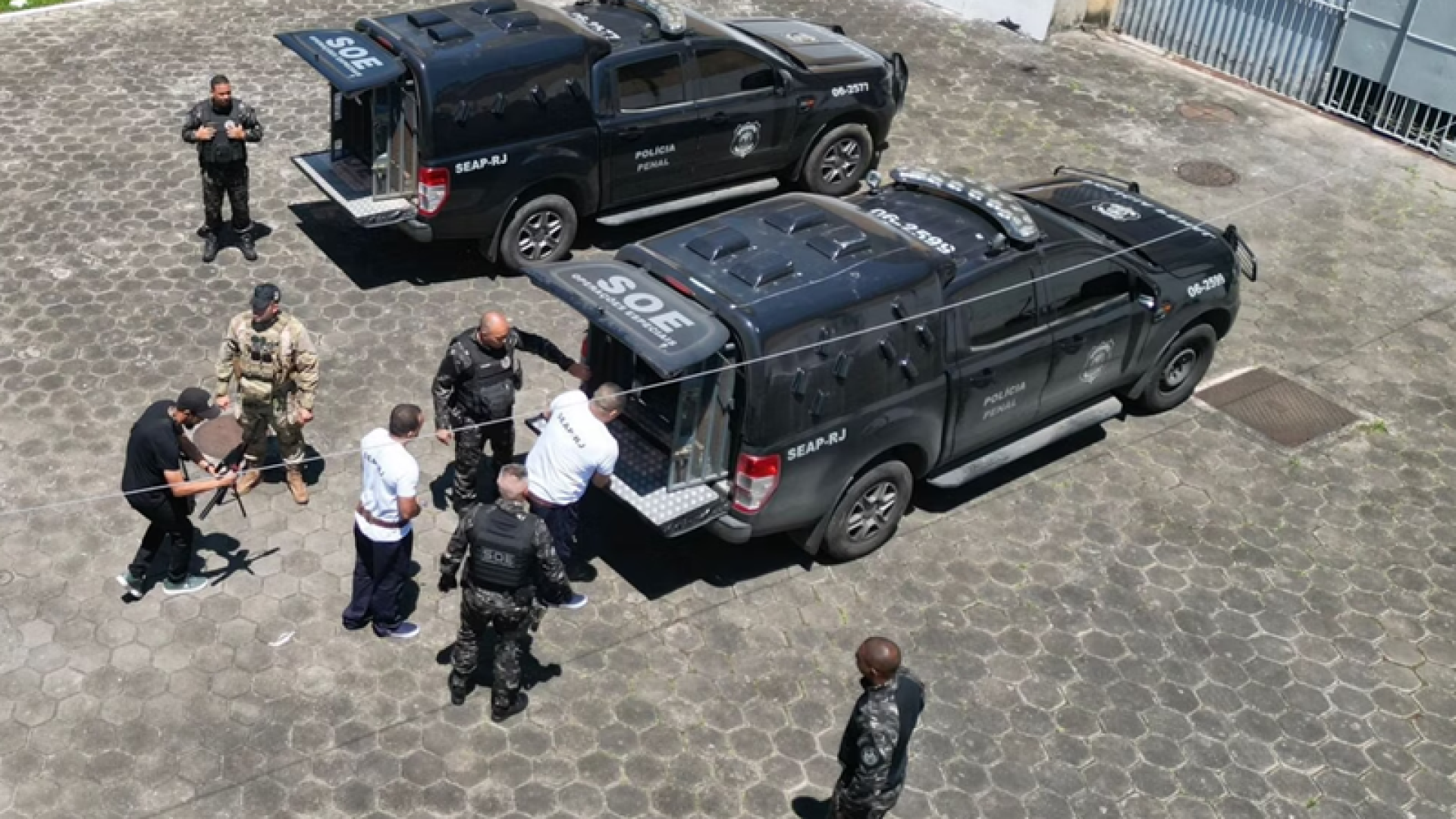 foto comando vermelho 12 11 25