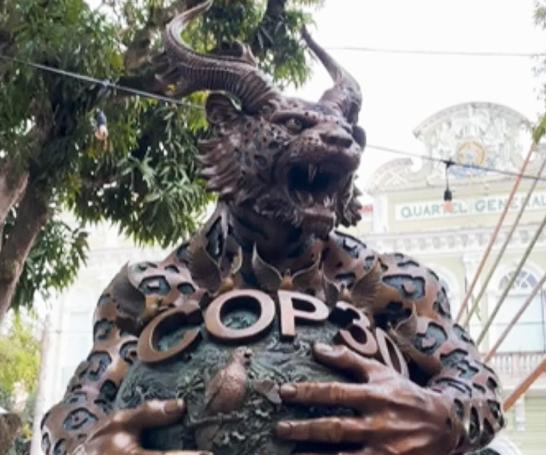 foto estatua cop 18 11 25