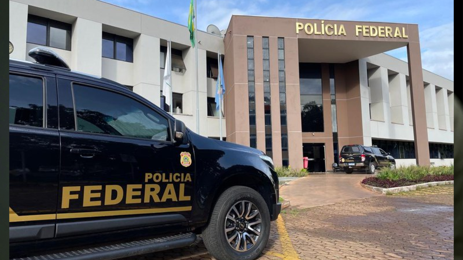 foto materia cela bolsonaro 22 11 25