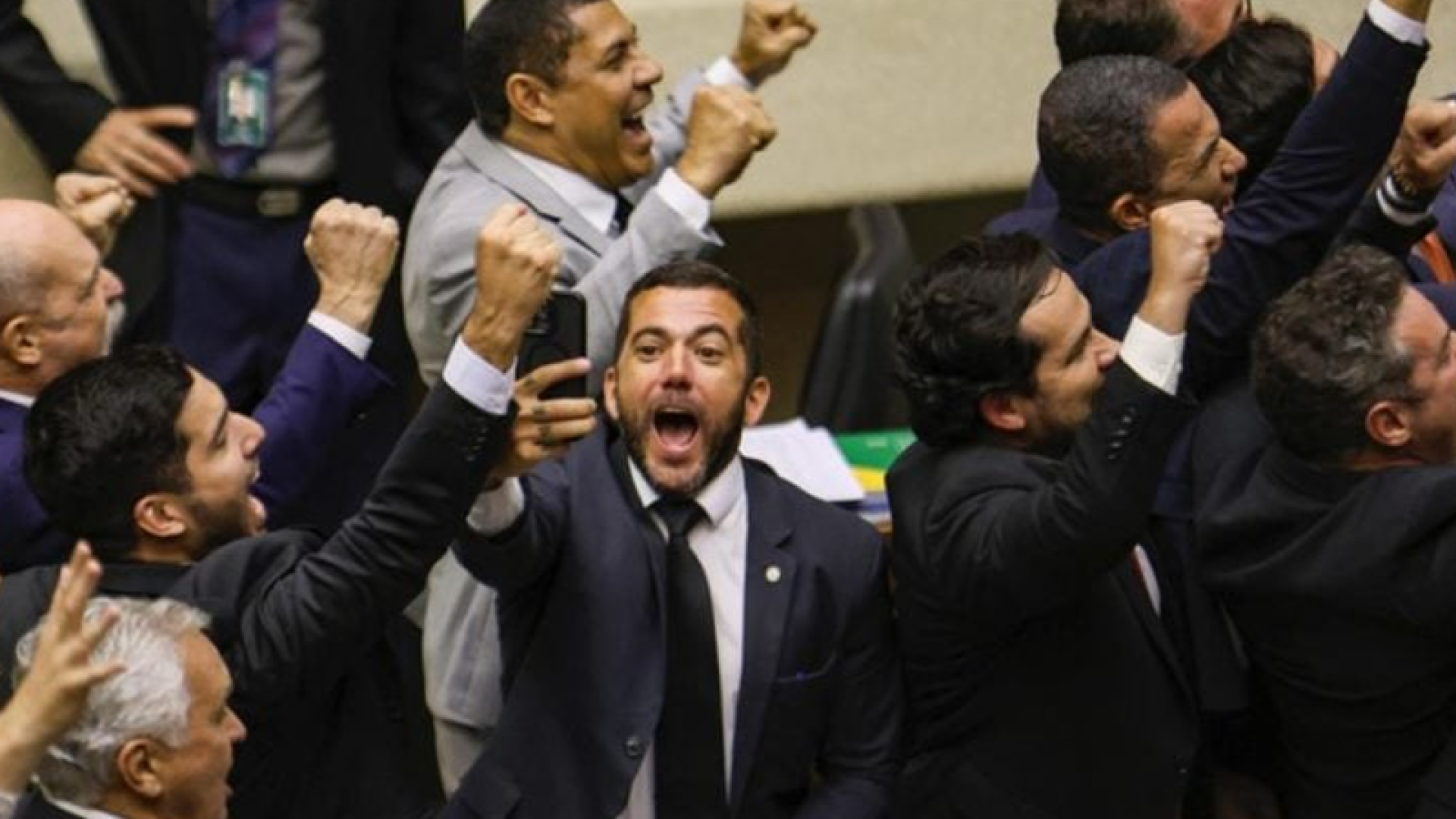 foto pl aprovada 19 11 25