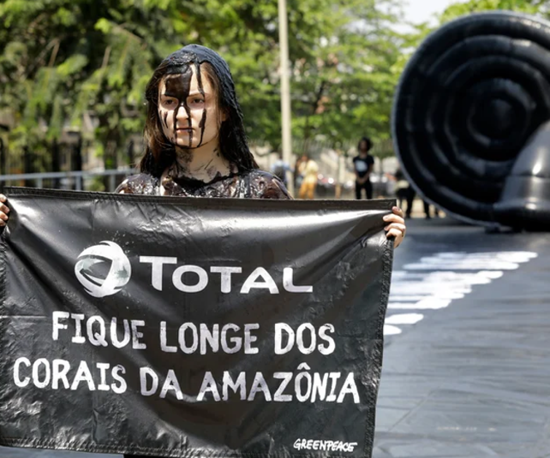 foto protesto greenpeace 28 10 25