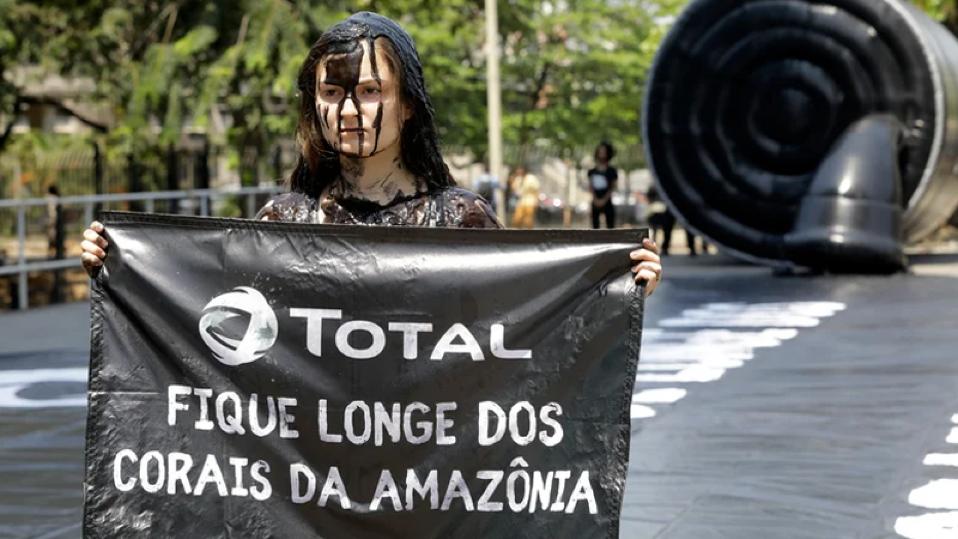 foto protesto greenpeace 28 10 25