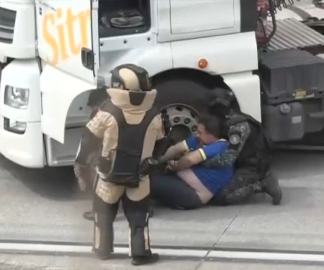 foto sequestro fake 19 11 25