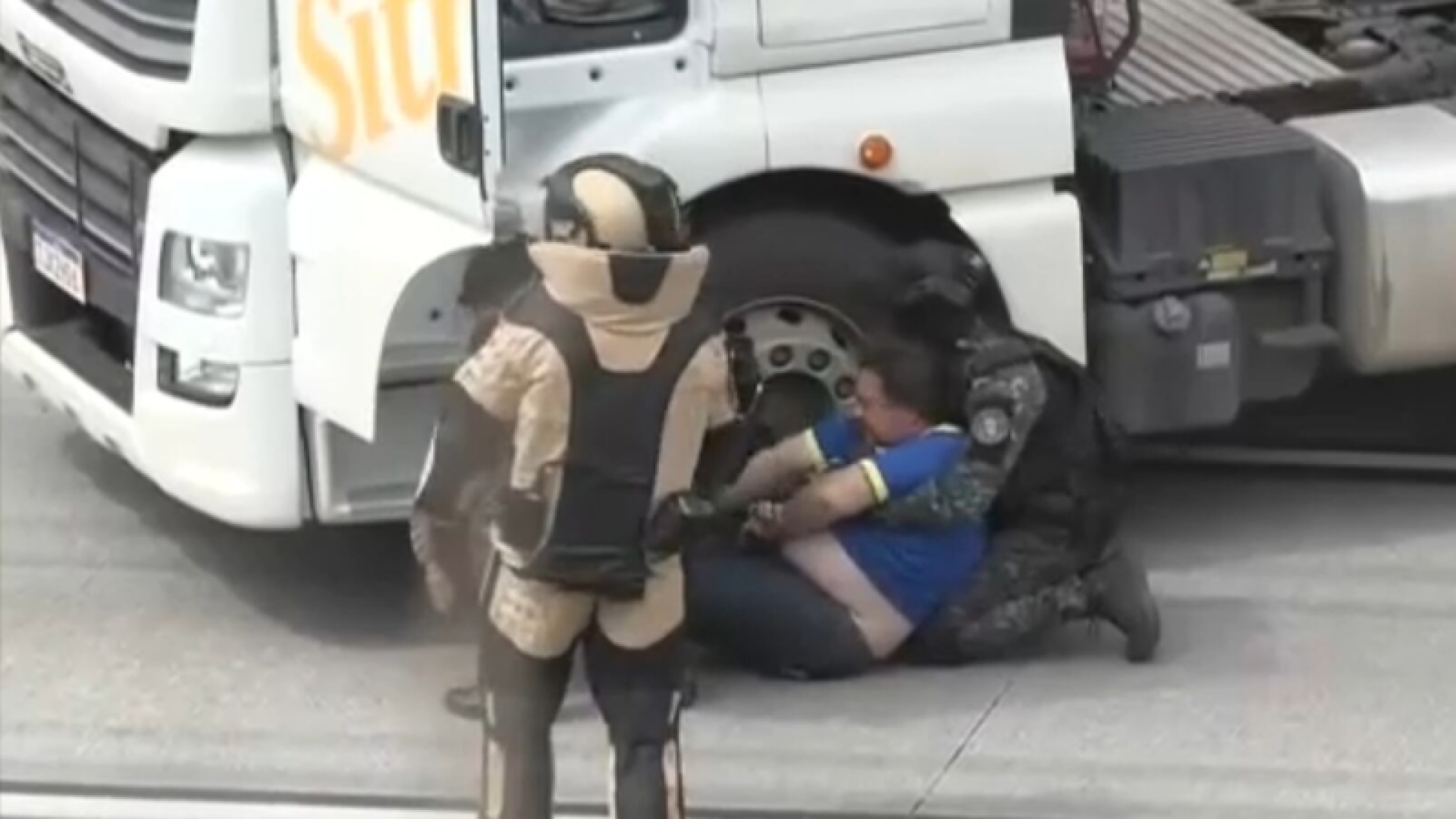 foto sequestro fake 19 11 25