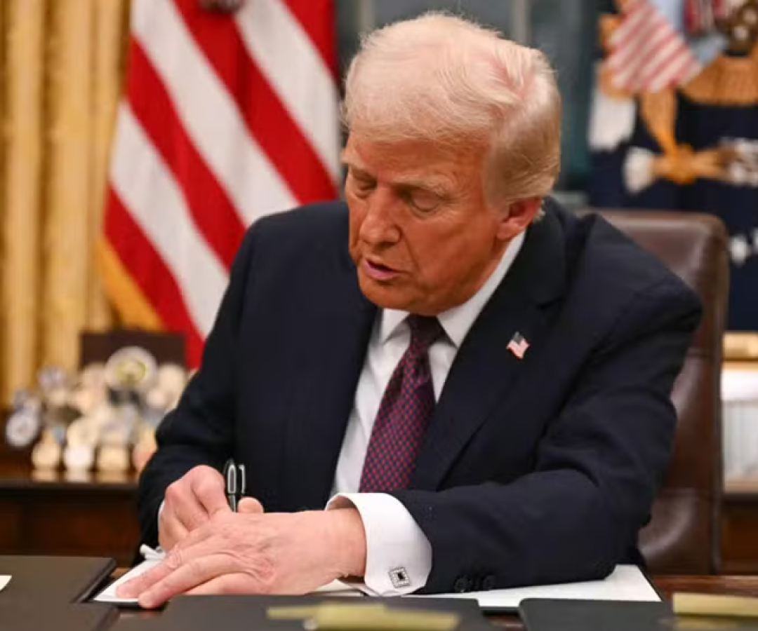 foto trump decreto 20 11 25