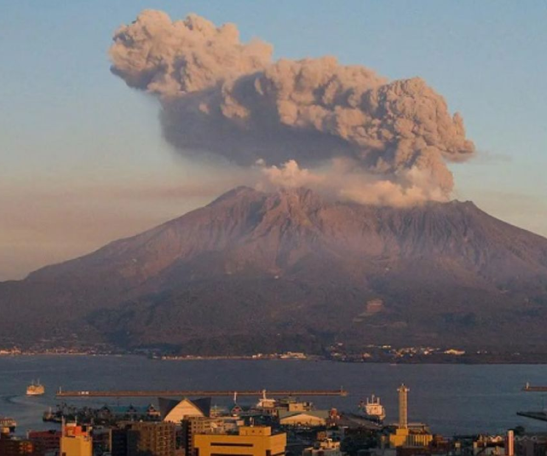 foto vulcao japao 16 11 25