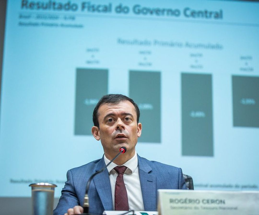 governo-central-registra-superavit