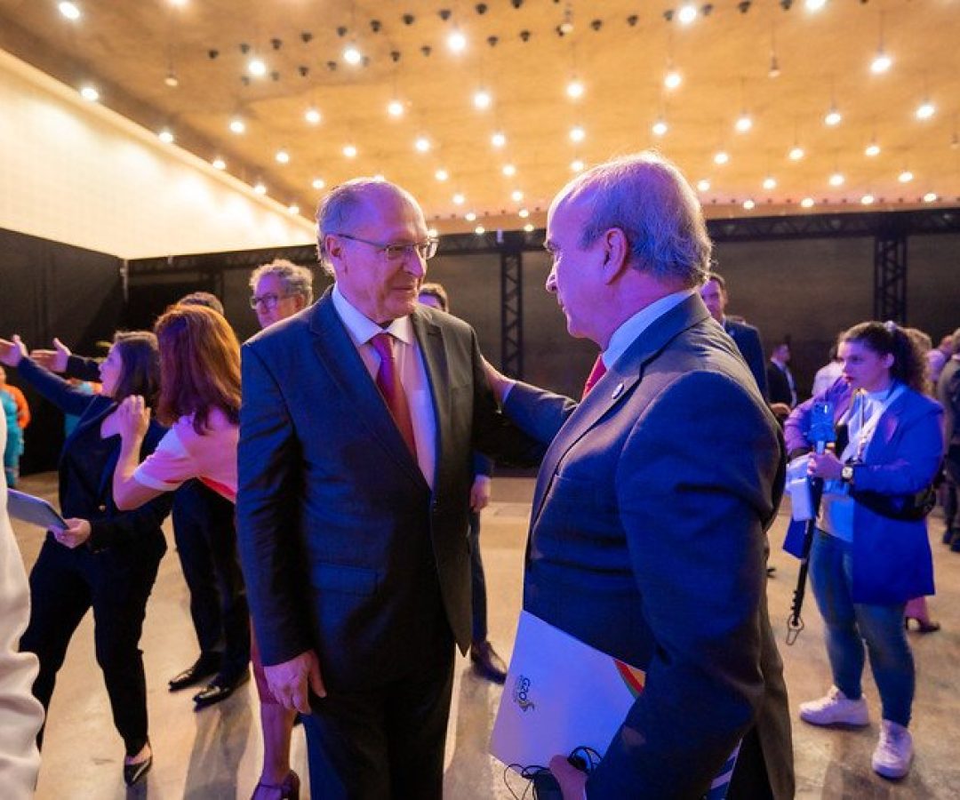 governo-revisao-contrato-478-milhoes-oei