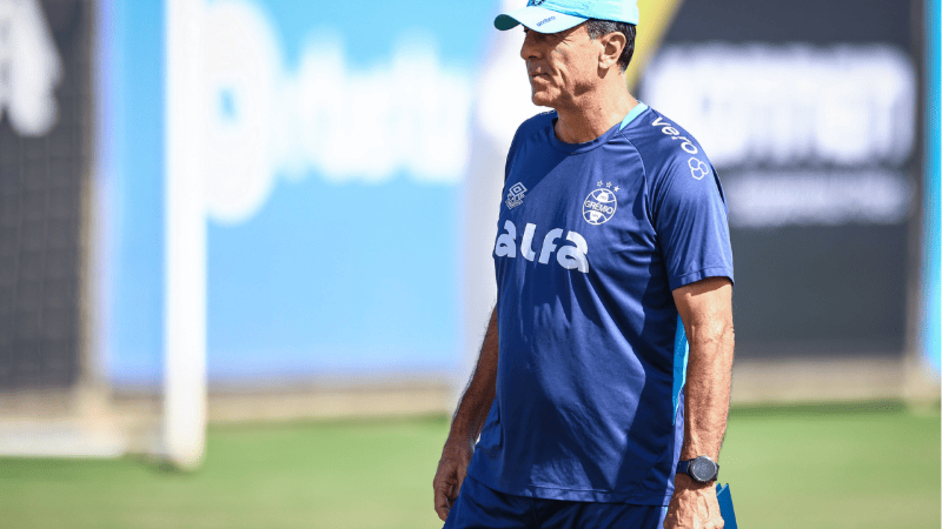 Logo após a derrota por 4 a 1 para o Mirassol, a diretoria do Grêmio comunicou a demissão do treinador argentino Gustavo Quinteros.