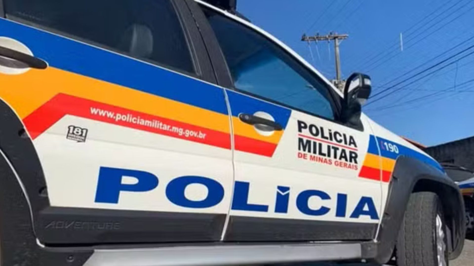 homem é encontrado morto dentro de casa